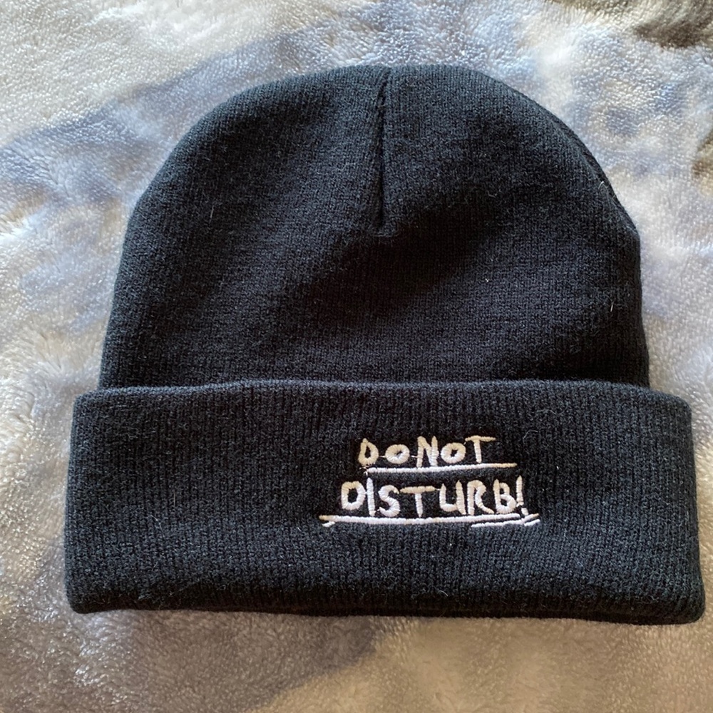 Do not disturb hat color black